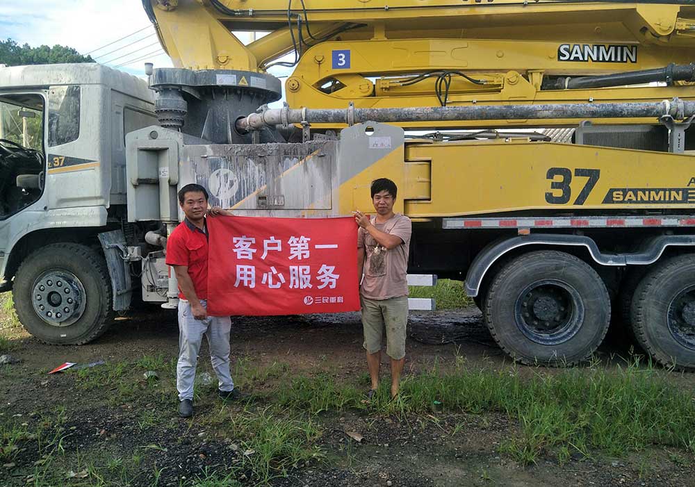 37米泵車施工 37米泵車施工